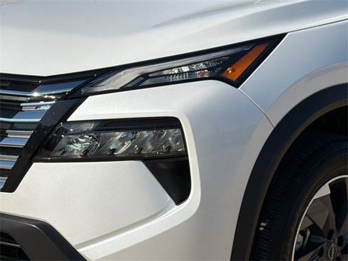 Certified 2024 Nissan Rogue SV image 4