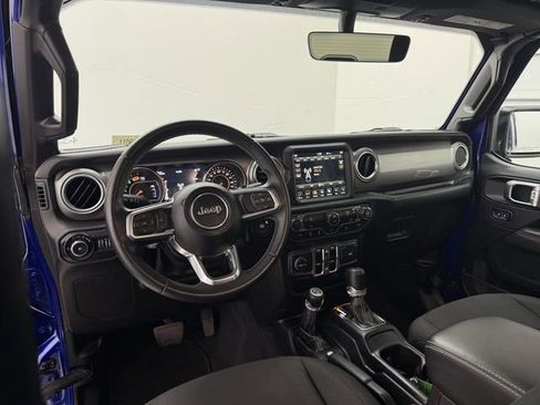 Used 2019 Jeep Wrangler Unlimited Sahara image 22