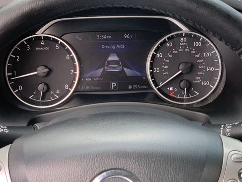 Used 2018 Nissan Murano SV FWD image 12
