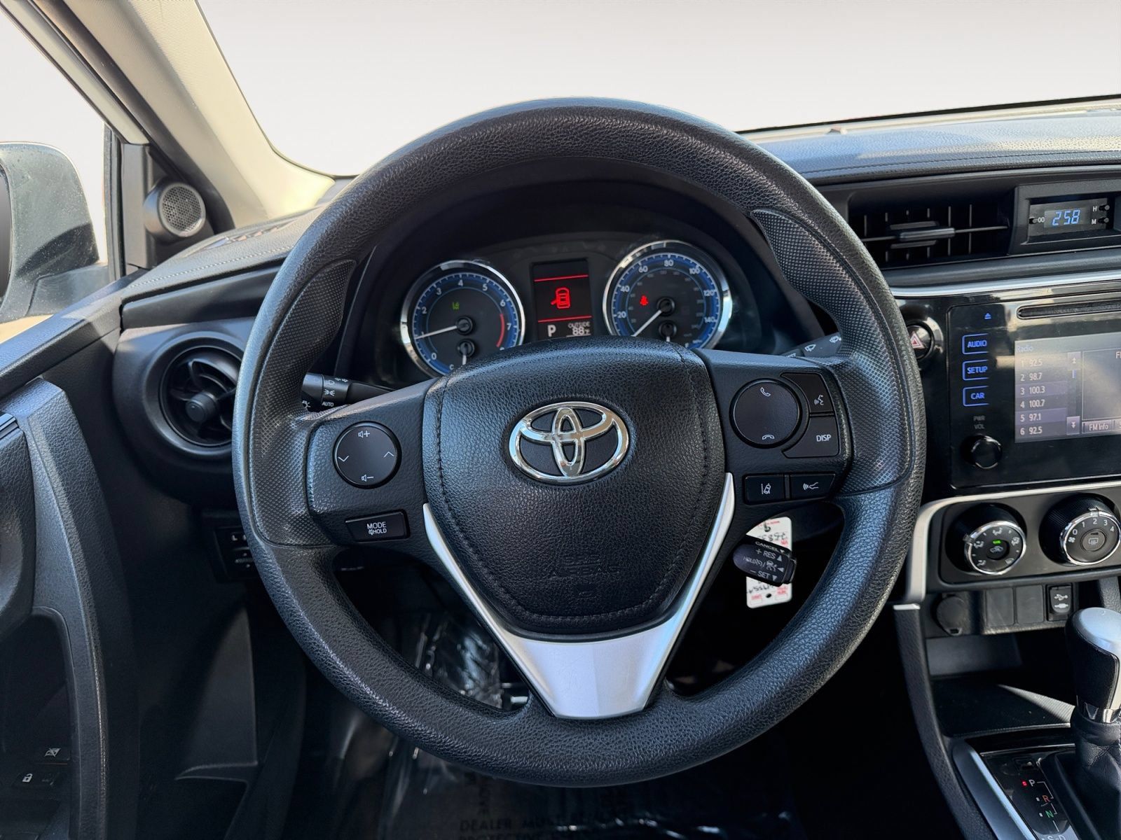 Used 2017 Toyota Corolla L w/ Carpet Mat Package (TMS) FWD image 12