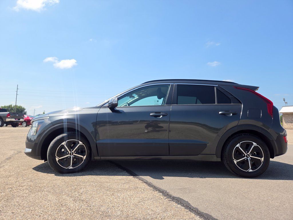 Used 2023 Kia Niro EX FWD image 22