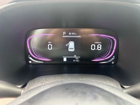 Used 2025 Kia Soul LX FWD image 14
