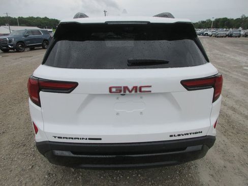 New 2026 GMC Terrain Elevation w/ Elevation Premium Package AWD/4WD image 5