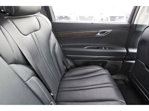 Used 2024 Genesis GV80 2.5T AWD/4WD image 11