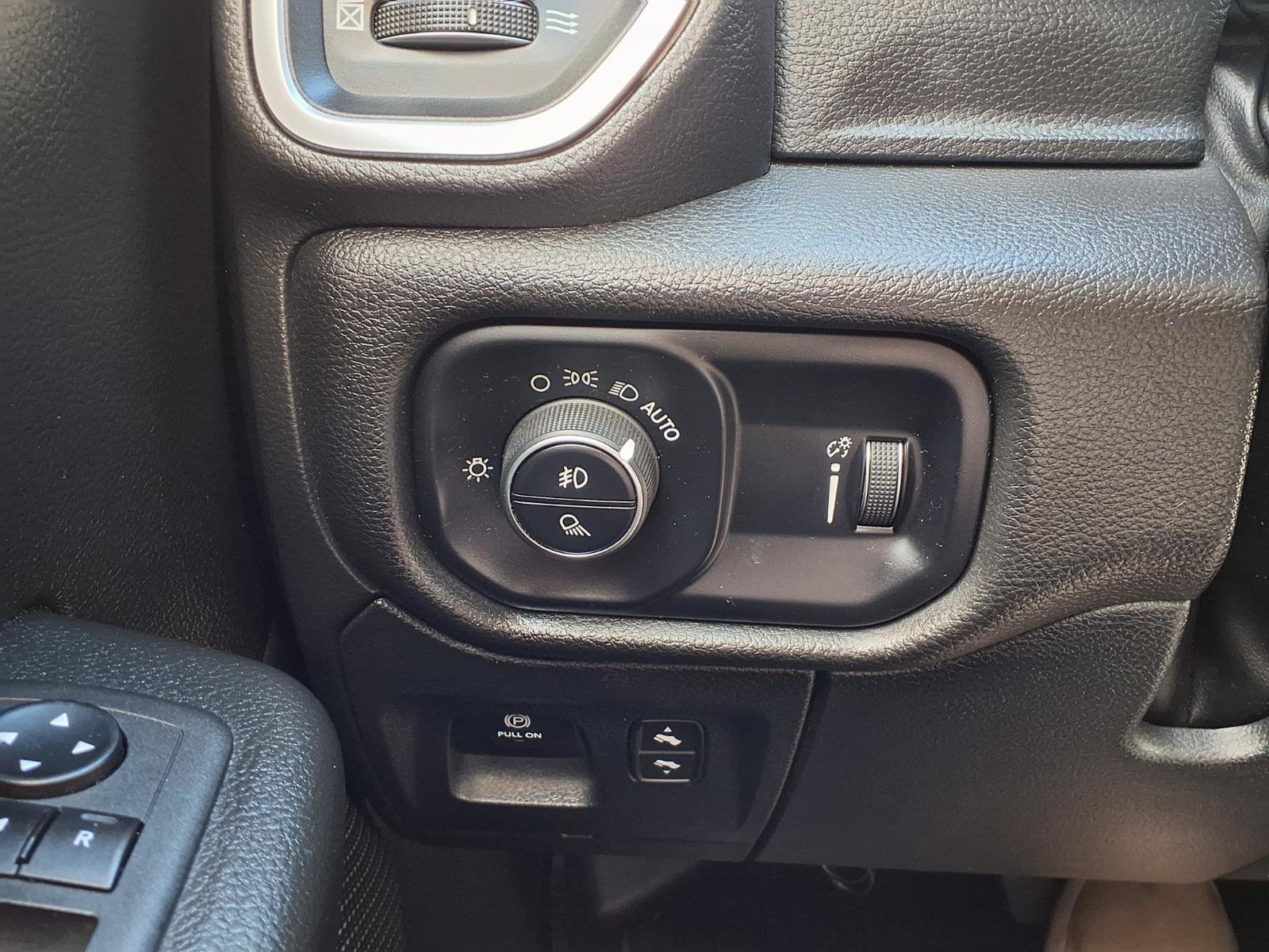 Used 2024 RAM 1500 2WD Crew Cab image 11