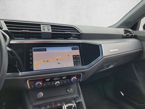 Used 2020 Audi Q3 2.0T Prestige w/ Prestige Package image 20