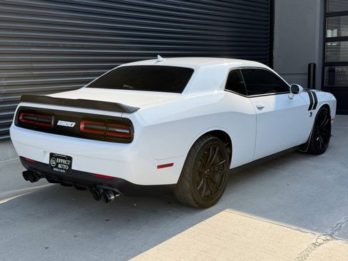 Used 2022 Dodge Challenger R/T Scat Pack RWD image 12