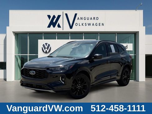 Used 2023 Ford Escape ST-Line Elite w/ Premium Technology Package AWD/4WD image 1