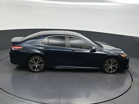 Used 2018 Toyota Camry SE w/ Moonroof Package FWD image 20