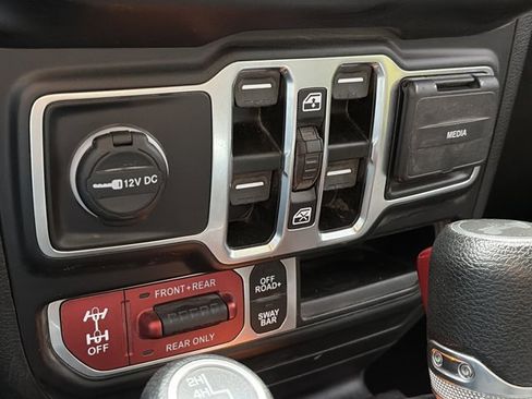 Used 2023 Jeep Wrangler Unlimited Rubicon image 18