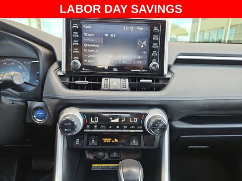 Used 2020 Toyota RAV4 XSE AWD/4WD image 18