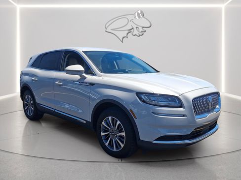 Used 2023 Lincoln Nautilus FWD image 6