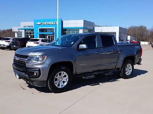 Used 2022 Chevrolet Colorado LT w/ LT Convenience Package image 4