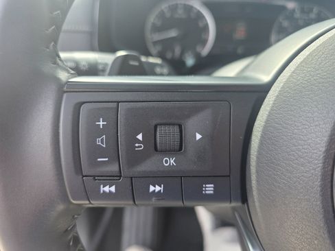 Used 2025 Nissan Pathfinder SV AWD/4WD image 21
