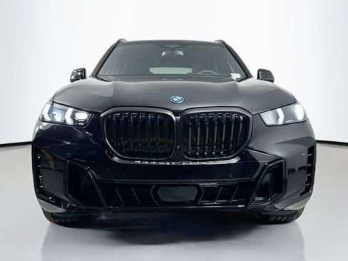 New 2026 BMW X5 xDrive50e image 2