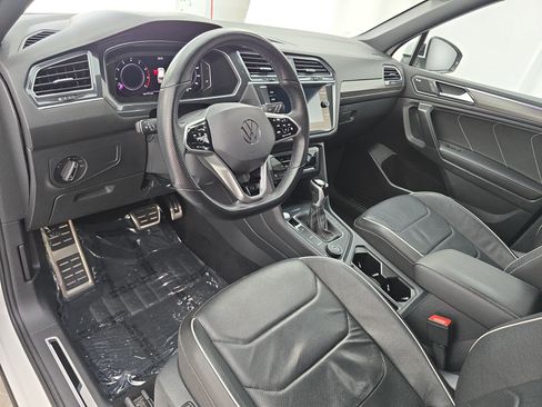 Used 2022 Volkswagen Tiguan SEL R-Line AWD/4WD image 16