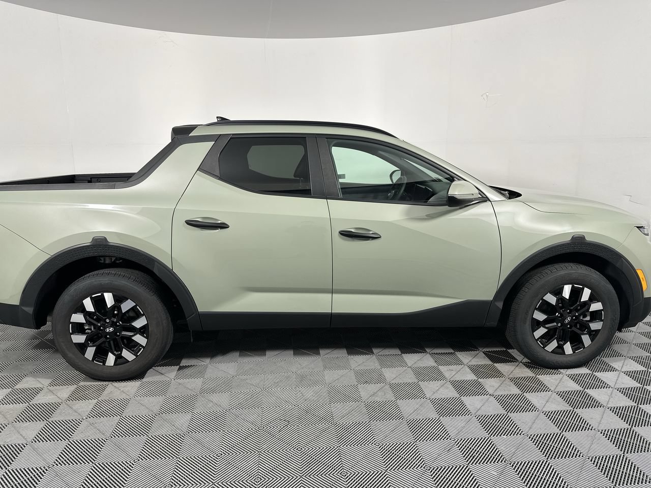 Used 2025 Hyundai Santa Cruz SEL AWD/4WD image 18