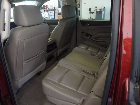 Used 2019 GMC Yukon XL SLT w/ Open Road Package RWD image 26