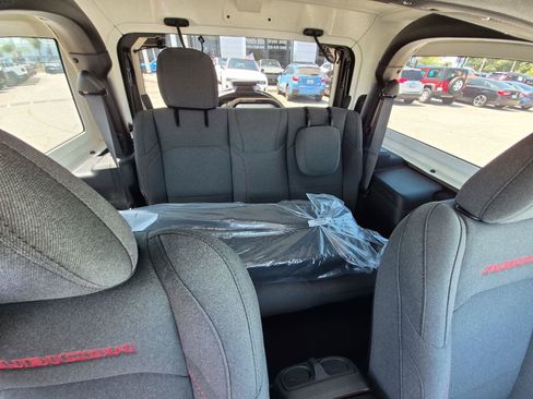 Used 2026 Jeep Wrangler Rubicon AWD/4WD image 10