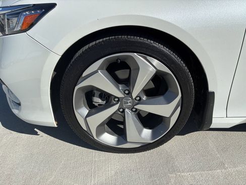 Used 2020 Honda Accord Touring image 11