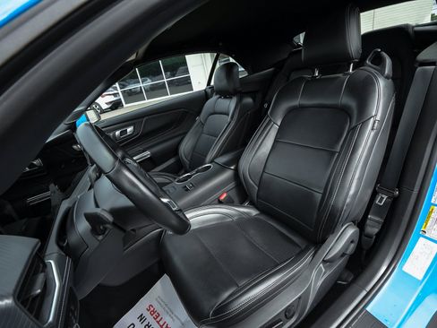 Used 2025 Ford Mustang Premium RWD image 32