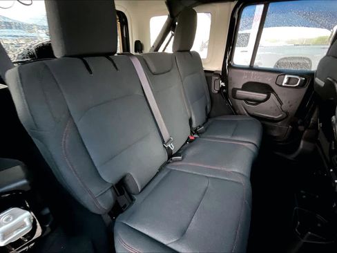 Used 2025 Jeep Wrangler Unlimited Rubicon image 18