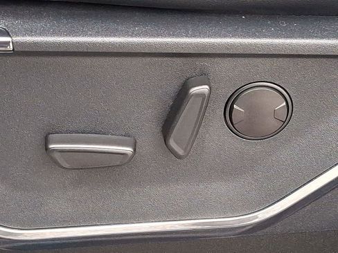 Used 2022 Ford F150 Lariat image 28