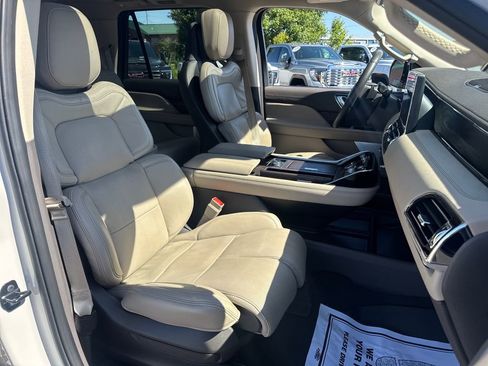 Used 2024 Lincoln Navigator L Reserve AWD/4WD image 9