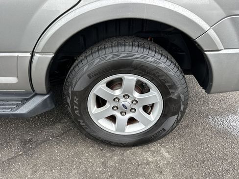 Used 2008 Ford Expedition XLT image 25