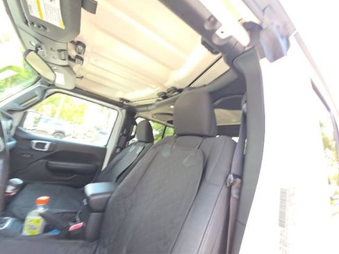 Used 2020 Jeep Gladiator Sport w/ Quick Order Package 23S AWD/4WD image 8