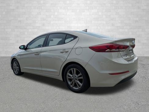 Used 2017 Hyundai Elantra Value Edition w/ Cargo Package FWD image 4