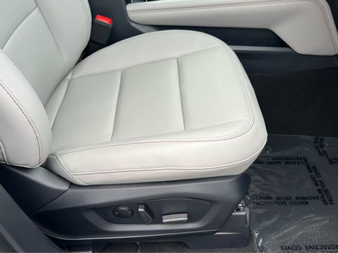 New 2026 Ford Explorer Active w/ Active Comfort Package image 18