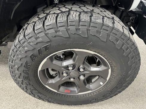 Used 2021 Jeep Gladiator Rubicon image 16