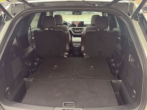 Used 2025 Ford Explorer Platinum w/ Ultimate Package AWD/4WD image 9