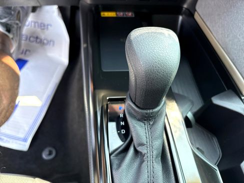 Used 2025 Toyota Camry image 24