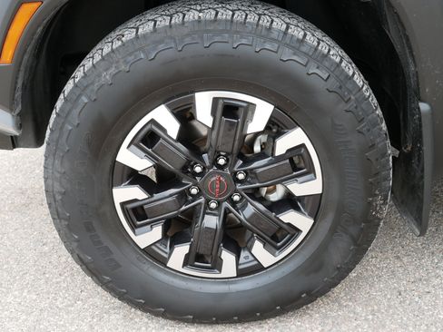 Certified 2024 Nissan Frontier PRO-4X w/ Pro Convenience Package image 15