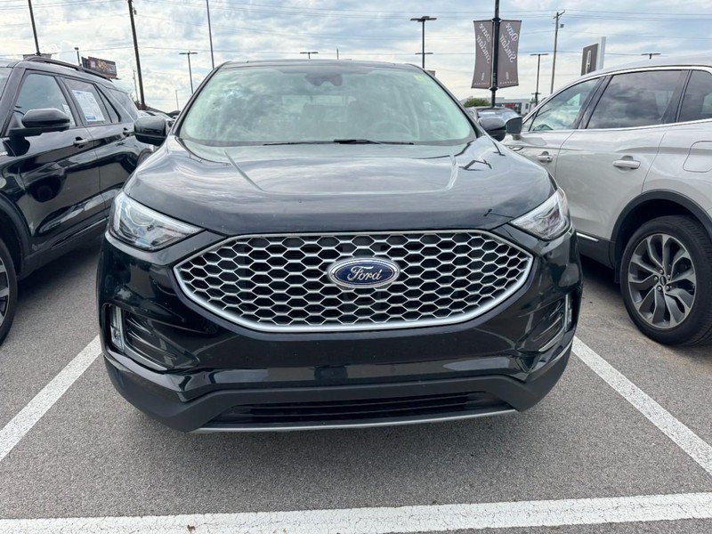 Used 2024 Ford Edge SEL w/ Convenience Package AWD/4WD image 2
