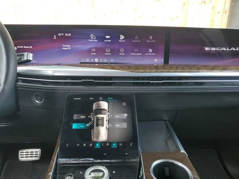 Certified 2026 Cadillac Escalade Platinum Sport AWD/4WD image 16