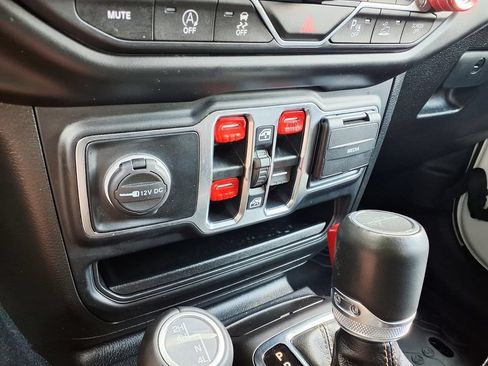 Used 2022 Jeep Gladiator Overland AWD/4WD image 20