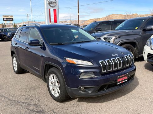 Used 2016 Jeep Cherokee Latitude w/ Comfort/Convenience Group image 7