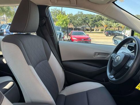 Used 2023 Toyota Corolla LE image 10