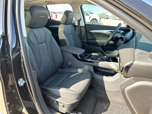New 2025 Buick Envision Avenir image 23