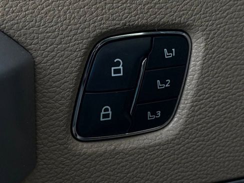 Used 2021 Ford F250 Lariat w/ Lariat Ultimate Package image 27