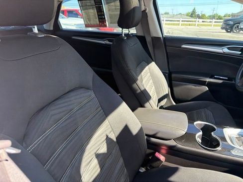 Used 2016 Ford Fusion SE FWD image 22