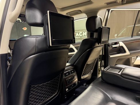 Used 2016 Toyota Land Cruiser AWD/4WD image 26