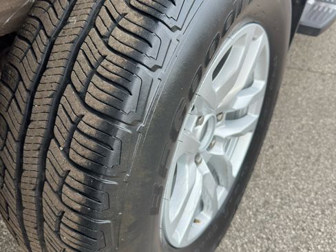 Used 2019 Chevrolet Silverado 1500 LT w/ All-Star Edition image 12