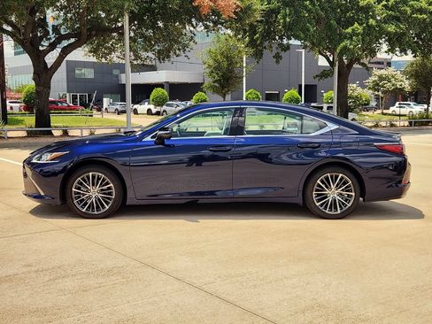 Used 2025 Lexus ES 350 w/ Premium Package FWD image 4
