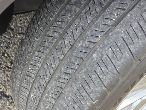 Used 2023 Toyota Highlander L image 33