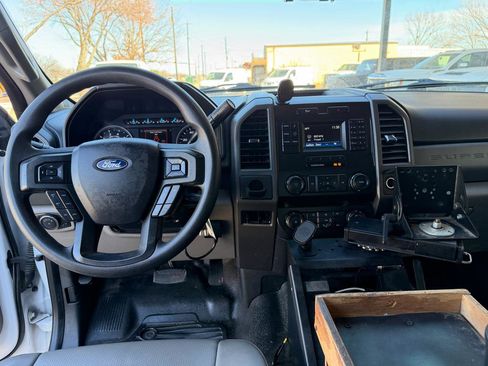 Used 2019 Ford F250 XL w/ Power Equipment Group image 29