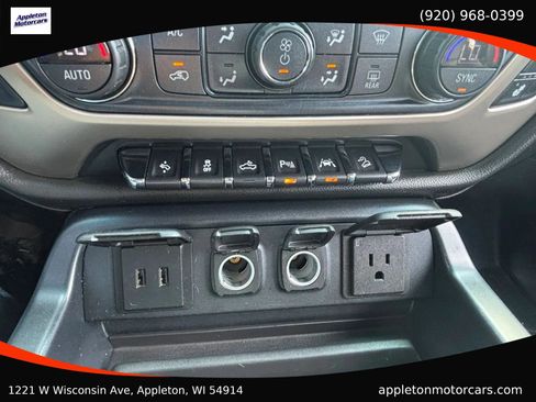 Used 2018 GMC Sierra 1500 Denali AWD/4WD image 9